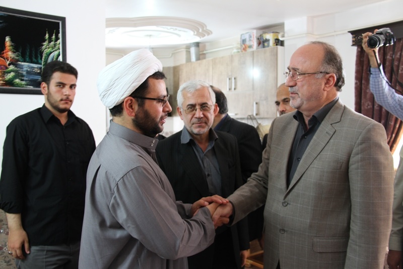 دیدار استاندار گیلان با خانواده جان باخته در حادثه منا