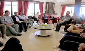 در جریان یک سفر تحقیقاتی پیرامون دریاچه ارومیه ، دانشجویان آلمانی با بخشدار انزل ارومیه دیدار کردند