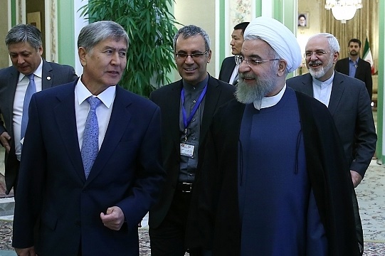 امضای ٨ موافقت‌نامه همکاری میان ایران و قرقیزستان در دیدار دو رئیس جمهور