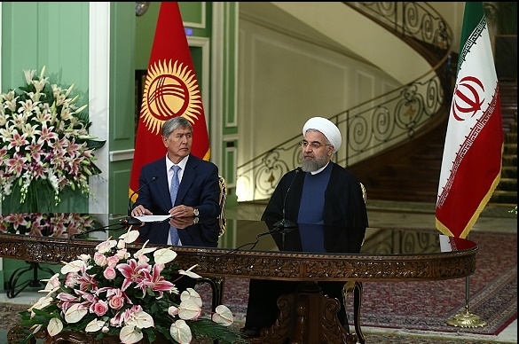  9 فریم از حضور رئیس جمهور قرقیزستان در ایران و سوغاتی که با خود به کشورش برد