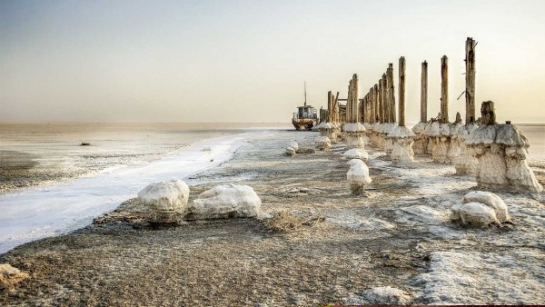 گزارش مجله ساینس از نجات دادن دریاچه ارومیه/ راه حل نجات نه آسان است و نه ارزان