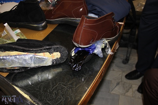 قاچاق مواد مخدر به اسم تجارت کفش را ببینید