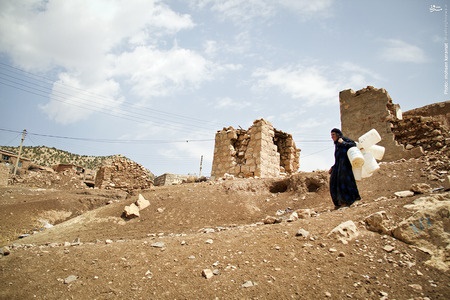 مشکلات کمبود آب و کودکان تشنه در سرفیروزآباد کرمانشاه
