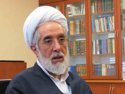 آیت الله روحانی: حتماً به آدمی که با غلو از ولایت فقیه دفاع می کند، شک کنید