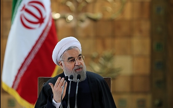 روحانی: روزی مسایل ایران و آمریکا حل خواهد شد/ نباید بگذاریم مردم مأیوس شده و پای صندوق آراء نیایند