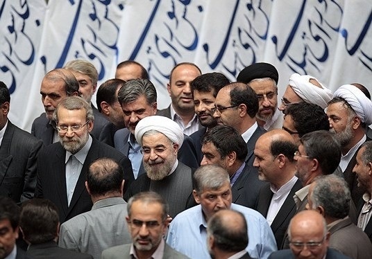 سپاسگزاری رئیس جمهور از هدایت‌های رهبری، نیروهای مسلح و مجلس به خاطر تلاش در موفق شدن برجام/1/