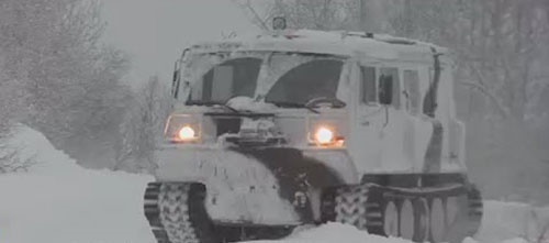 خودروی همه جارو ارتش روسیه را ببینید/حرکت با ۲۲ سرنشین در مناطق صعب‌العبور 