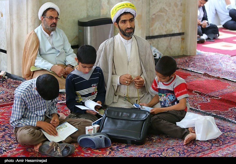 بسیاری از روستاههای دورافتاده از حضور روحانی محرومند
