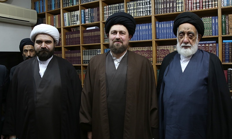  عیادت یادگار امام از حجت الاسلام و المسلمین سید مهدی طباطبایی