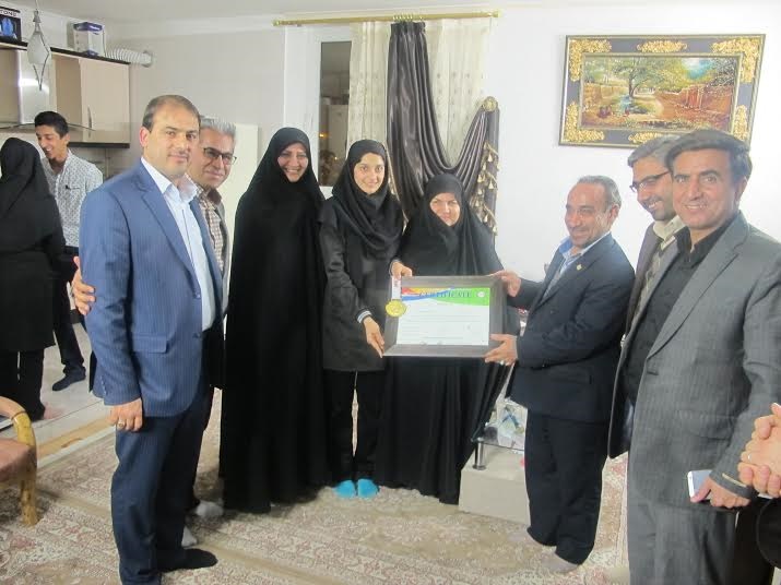 استاندار سمنان در دیدار با قهرمان تکواندو جهان بر لزوم حمایت بیشتر از قهرمانان تاکید کرد استاندار سمنان در دیدار با قهرمان تکواندو جهان بر لزوم حمایت بیشتر از قهرمانان تاکید کرد
