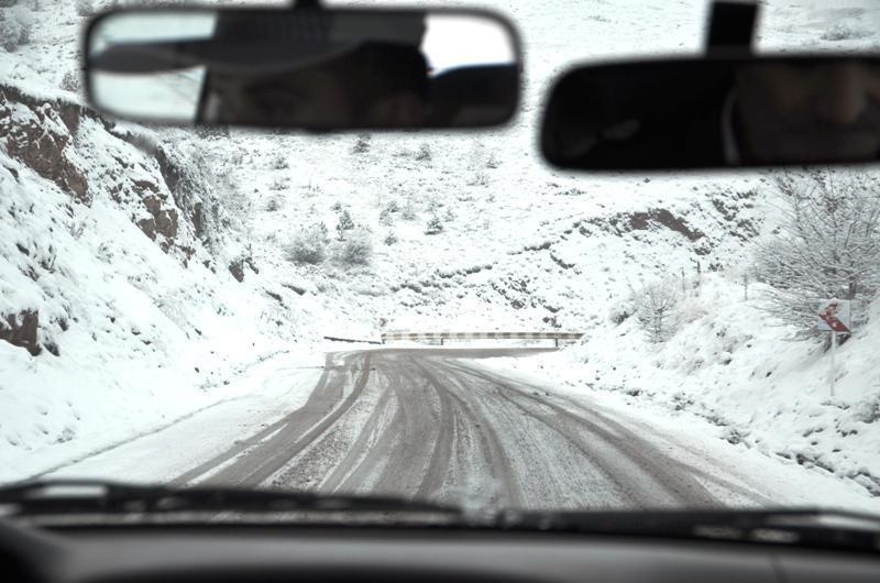 بارش برف و باران در زنجان/ رانندگان با تجهیزات ایمنی و زمستانی تردد کنند 
