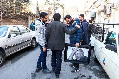 چهره‌های سینمایی در تشییع پیکر یدالله نجفی / از اصغر فرهادی تا باران کوثری