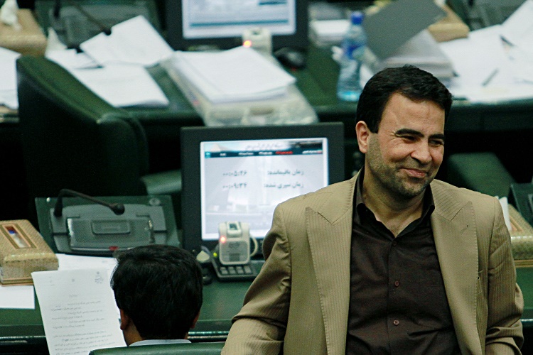 یکی از نمایندگان رد صلاحیت شده تائید شد/ پیرموذن به عرصه انتخابات بازگشت