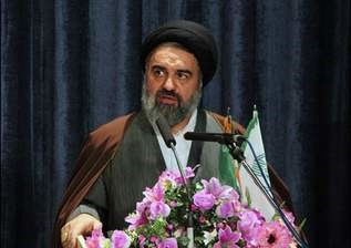 نماینده ولی فقیه در کردستان: سفر رئیس جمهور به اروپا لازم بود