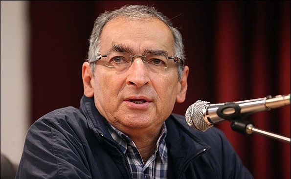 صادق زیباکلام در کرج:نامزد مجلس با هزینه میلیاردی به فکر منافع ملی نیست