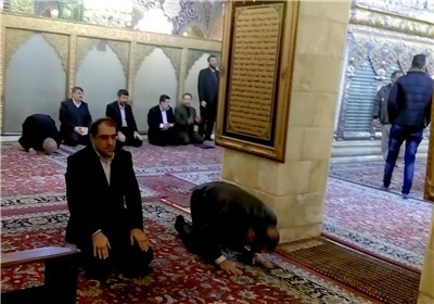 وزیر بهداشت در حرم حضرت زینب (س) و رقیه (س)