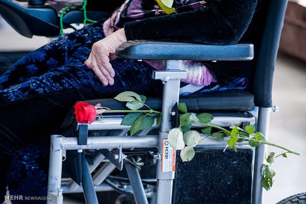 ۱۶راهکار برای حضور سالمندان در فضاهای شهری /تهران با فراموش‌شدگان مهربان نیست
