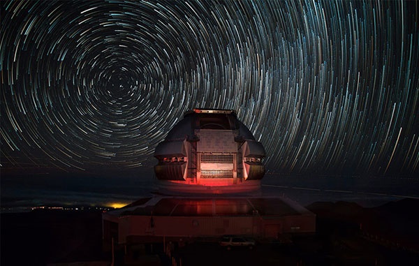 گرداب ستاره‌ها بر فراز رصدخانه جمنای/عکس خارق‌العاده که ناسا منتشر کرد 