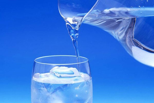 نوشیدن آب؛راهکار موثر برای کاهش وزن دیابتی‌ها
