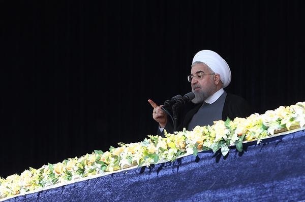 روحانی: فحاش،انقلابی نیست/ یک‌رهبر و یک‌دولت بیشتر نداریم