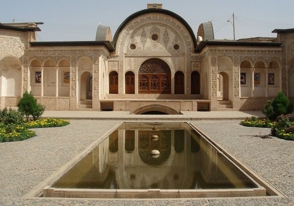 نقشِ خیال‌انگیز «هنر» بر خشت‌وگل خانه‌های سنتی اصفهان