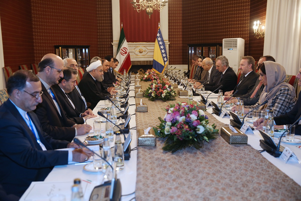روحانی: ایران به درخواست دولت‌های عراق و سوریه در این کشورها با تروریسم مبارزه می‌کند 