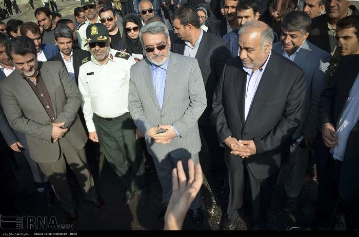 طرح آبیاری تحت‌فشار ۵۰۰ هکتاری منطقه خاتون بان دلفان با حضور وزیرکشور افتتاح شد 