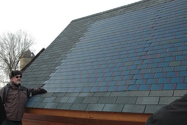 رونمایی تسلا از سقف خورشیدی برای ساختمان‌ها