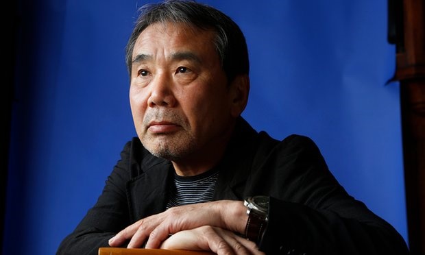 انتقاد تند هاروکی موراکامی از عملکرد نخست‌وزیر ژاپن در مبارزه با کرونا