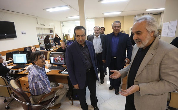 کیان روزنامه‌نگاری با پایبند نبودن به اخلاق حرفه‌ای در خطر است