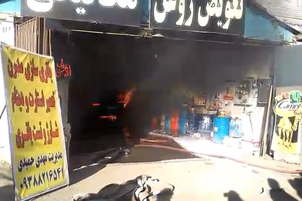 فیلم | یک پورشه در تعویض روغنی طعمه حریق شد