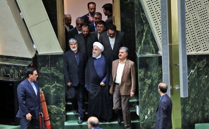 تصاویر | لحظه ورود روحانی و همراهانش به مجلس برای دفاع از وزرای پیشنهادی