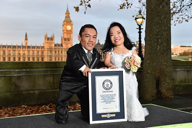 تصاویر | ثبت ازدواج کوتاه قدترین زوج جهان در کتاب رکوردهای گینس