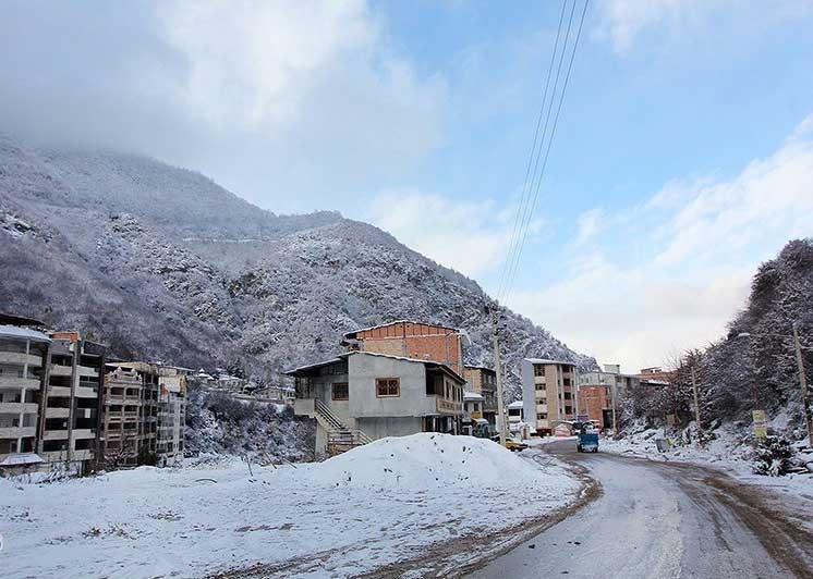 مدیریت محلی در بحران برف مازندران چه کرد؟/ فرماندار آمل: گزارش مشکلات را به رئیس‌جمهور دادیم