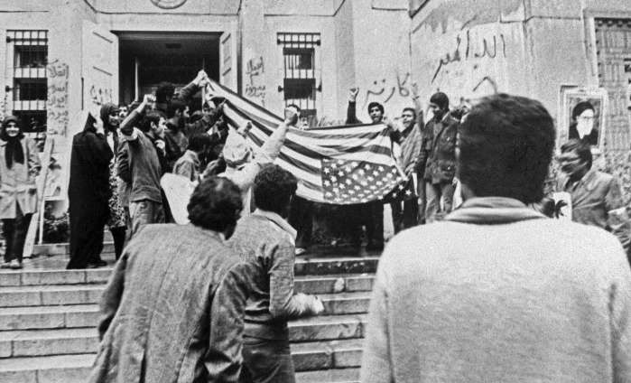 مجادلات مجلس اول بر سر گروگان‌های آمریکایی /واکنش آیت‌الله خامنه‌ای به دفاعیات ابراهیم یزدی