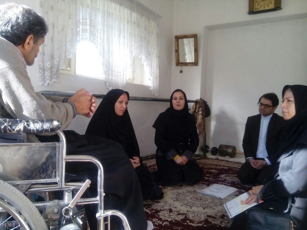 دیدار مدیرکل بهزیستی کرمانشاه با تعدادی از خانواده های معلولان