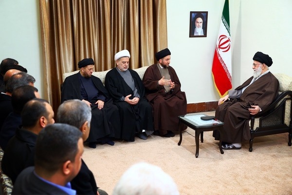 رهبرانقلاب: نباید فریب ظاهرسازی‌ها ولبخندهای آمریکا را خورد