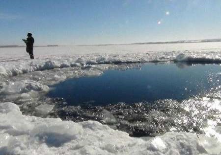 یخ بستن تمامی آبگیرهای شهرستان خوی بر اثر برودت دما