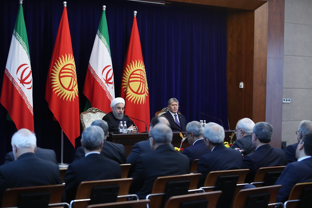 روحانی: ارتباط با اتحادیه‌ اورآسیا بر اقتصاد ایران موثر است