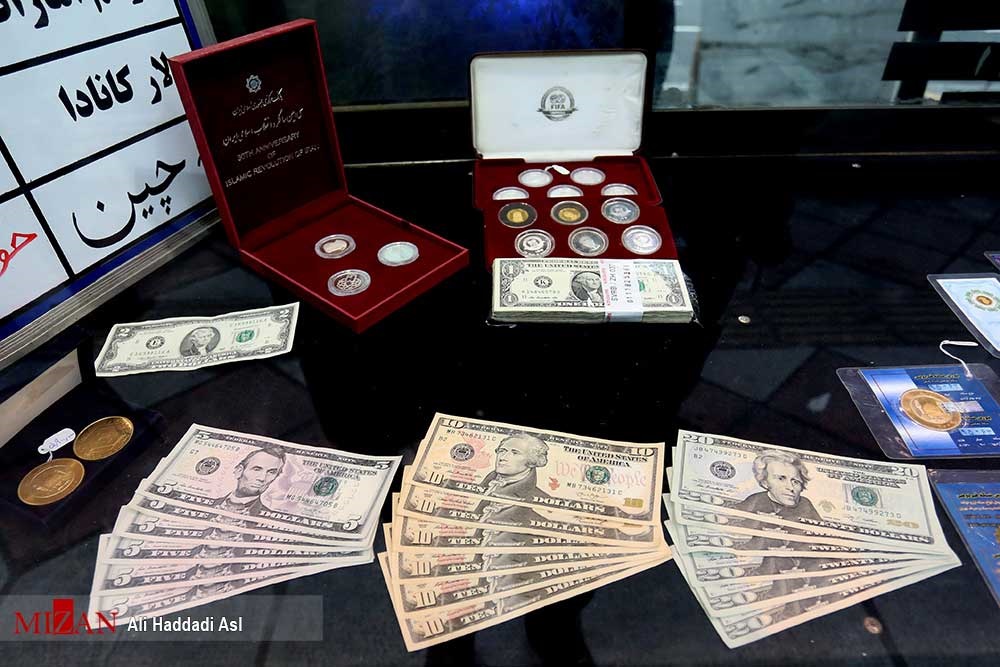 ارزانی سکه همراه با کاهش قیمت دلار