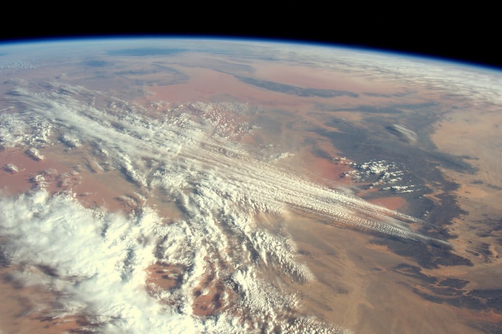 تصویری از زمین مثل یک تابلوی نقاشی/ عکسی که فضانورد فرانسوی گرفت