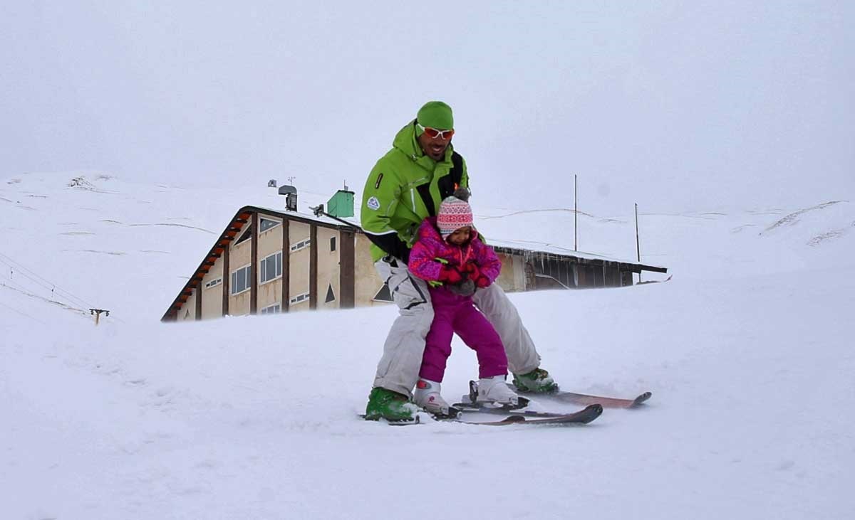 تصاویر | استقبال از پیست اسکی دیزین در سومین روز بازگشایی