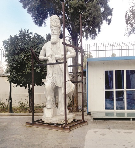 بی هیچ شباهت به وکیل الرعایای مقتدر شیراز!