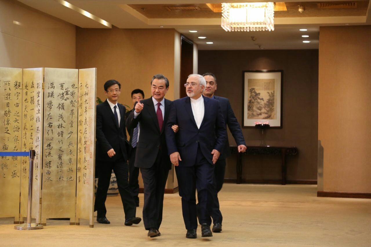 عکس| ملاقات ظریف با همتای چینی، موضع تازۀ پکن دربارۀ پیوستن ایران به شانگهای