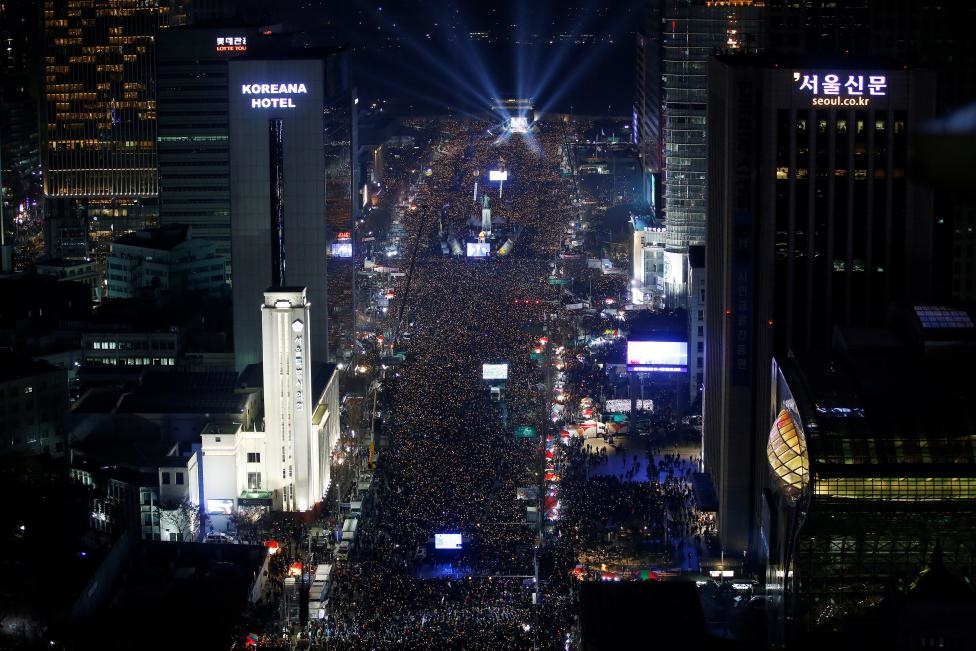 عکس | تجمع میلیونی مردم کره جنوبی علیه رییس‌جمهور