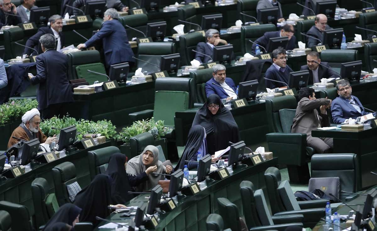 دستمزدهای نجومی باز هم به صحن مجلس آمد/حواشی بحث میلیونی نمایندگان درباره یک طرح فوریتی 