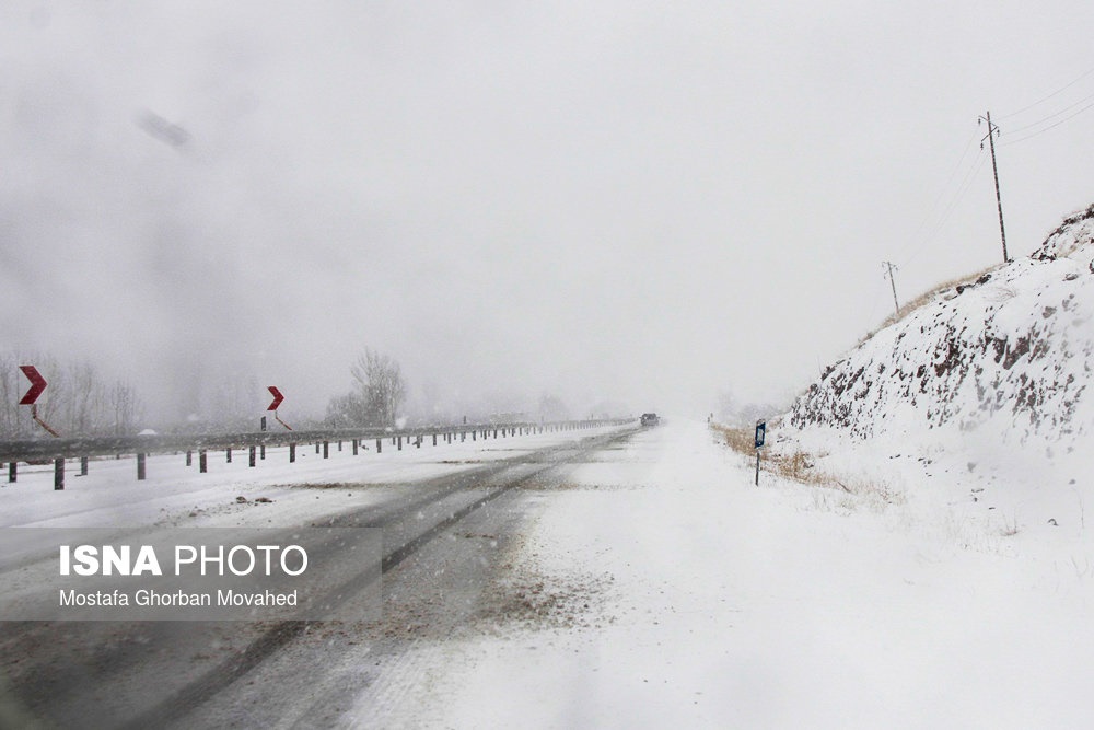 تصاویر |  برف و کولاک شدید در جاده تبریز - اهر‎