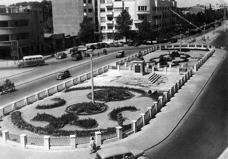 میدان فردوسی در دهه 20/ عکس
