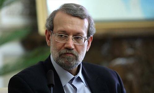 علی لاریجانی: کسی که مخالفتی دارد با لنگه کفش نظر نمی‌دهد