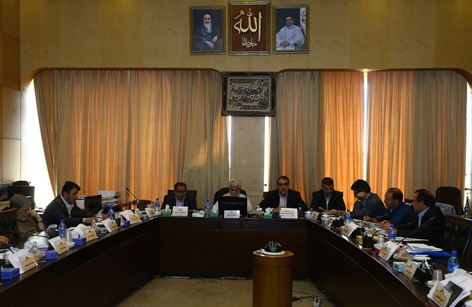 نگاهی‌به کارنامه کمیسیون بهداشت‌ و‌ درمان مجلس‌ نهم‌/ نسخه‌های بی‌اثر و طرح‌های خاکستری پزشکان پارلمان